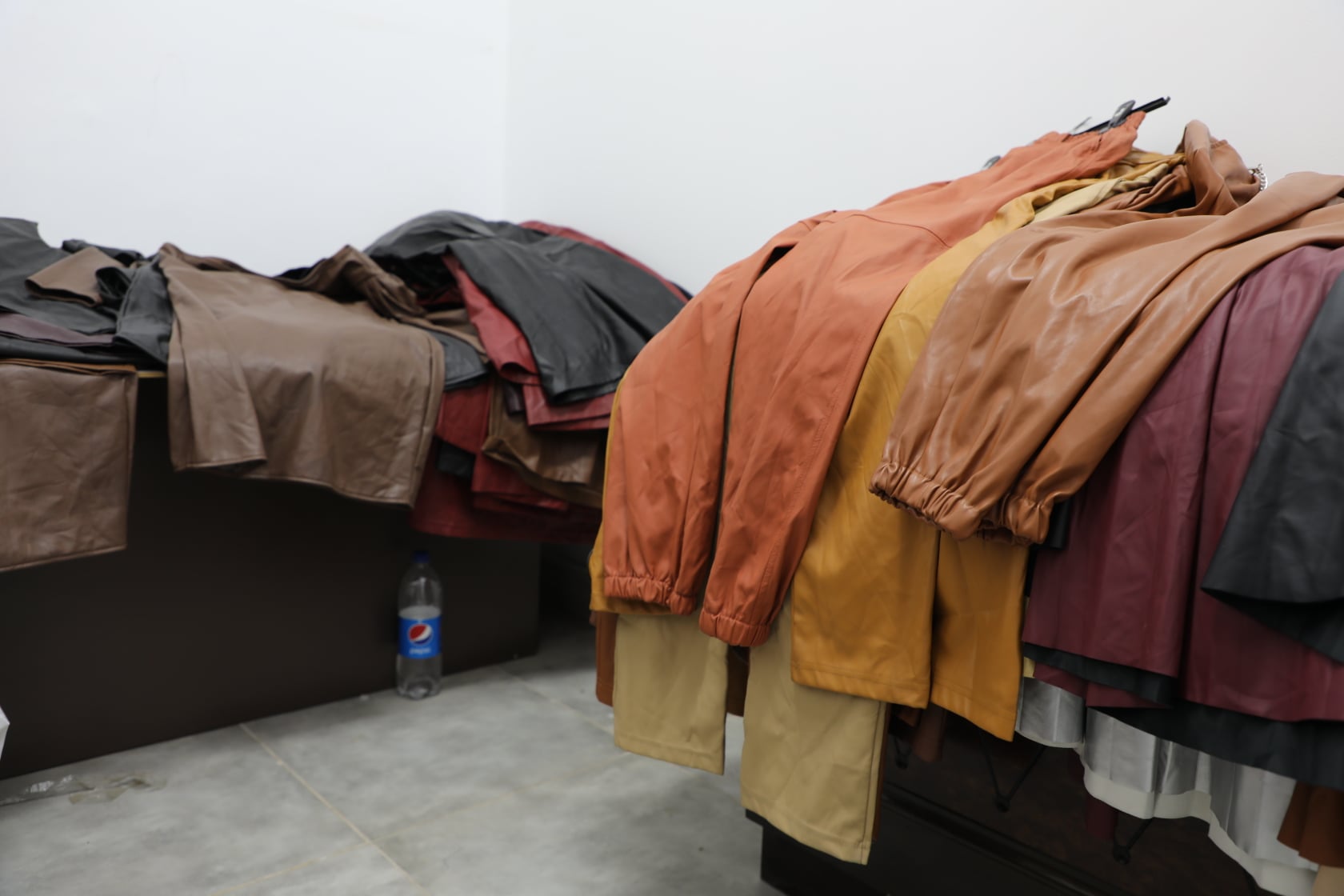  معرض الملابس الخيري في منطقة السادات 