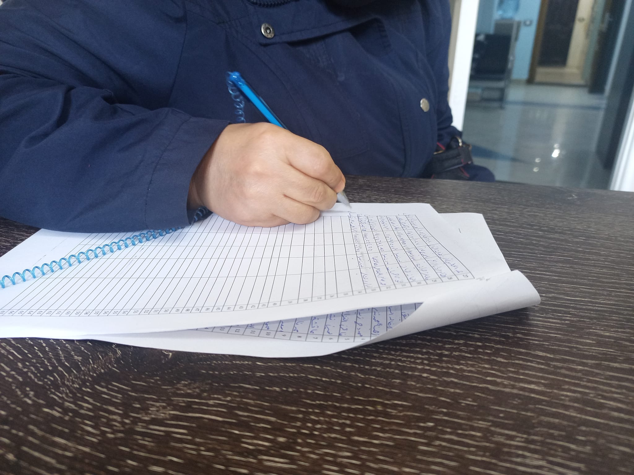 توزيع لحمة في مكتب فيصل